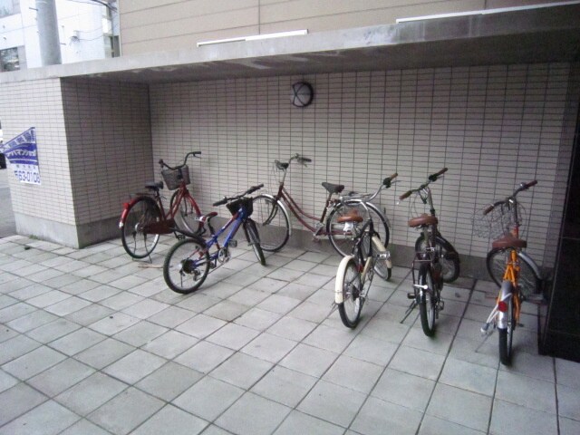 物件外観写真3　(駐輪場)