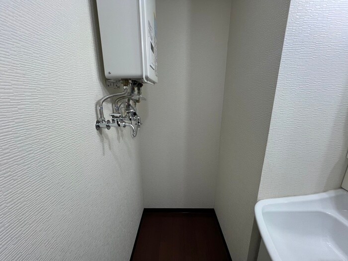 物件内観写真16　(洗濯機置場)
