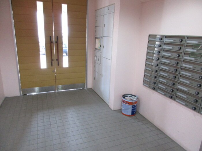 物件外観写真5　(エントランス部分)