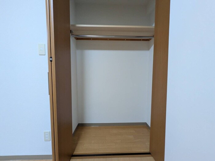 物件内観写真12　(収納)