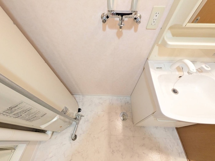 物件内観写真14　(洗濯機置場)