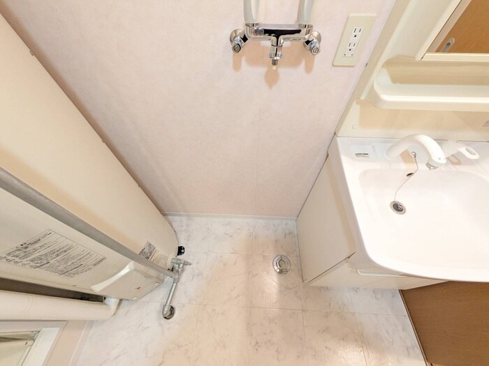 物件内観写真18　(洗濯機置場)