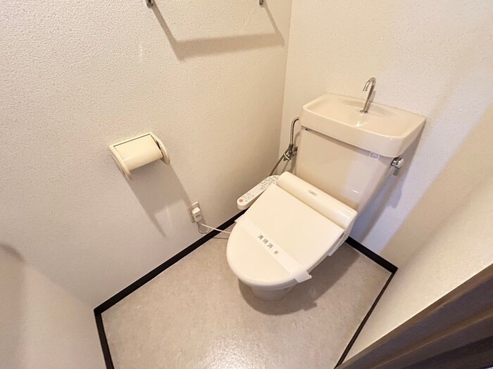 物件内観写真13　(トイレ)
