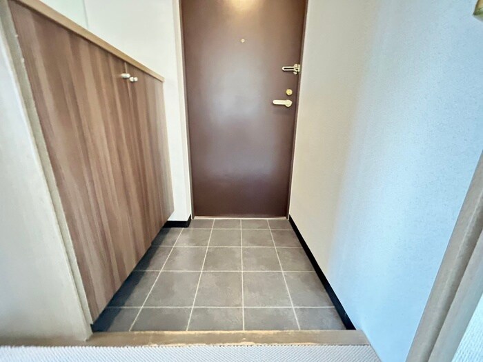 物件内観写真14　(玄関)