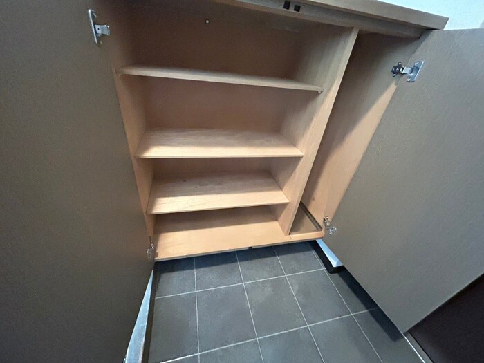 物件内観写真15　(靴箱)