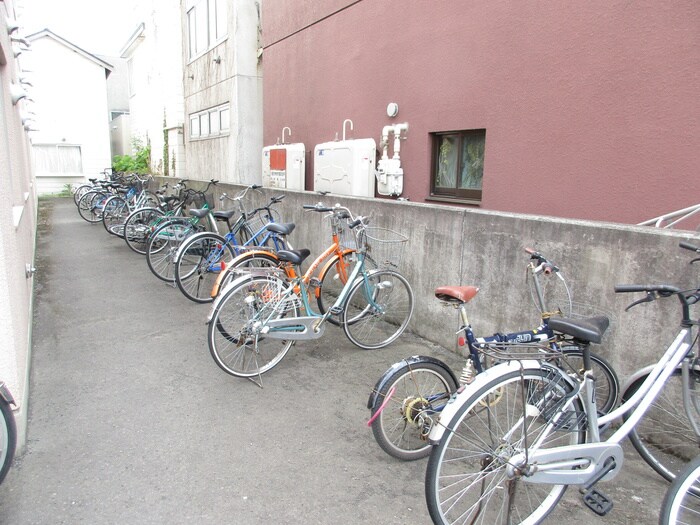 物件外観写真4　(駐輪場)