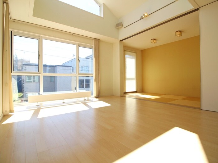 物件内観写真4　(居室)