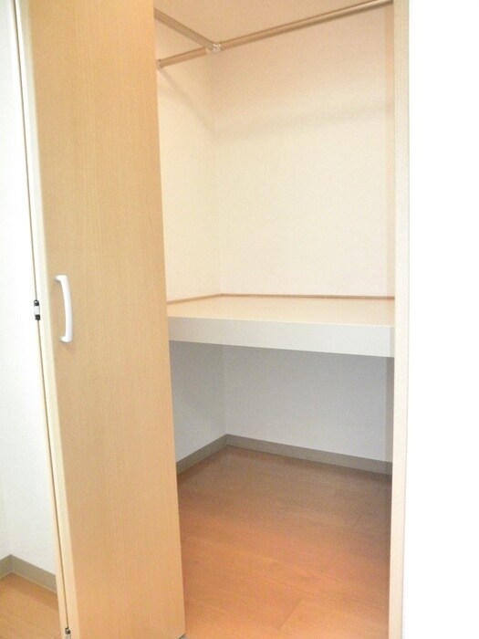 物件内観写真7　(収納)