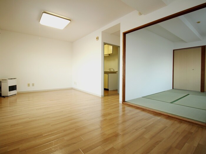 物件内観写真8　(居室)