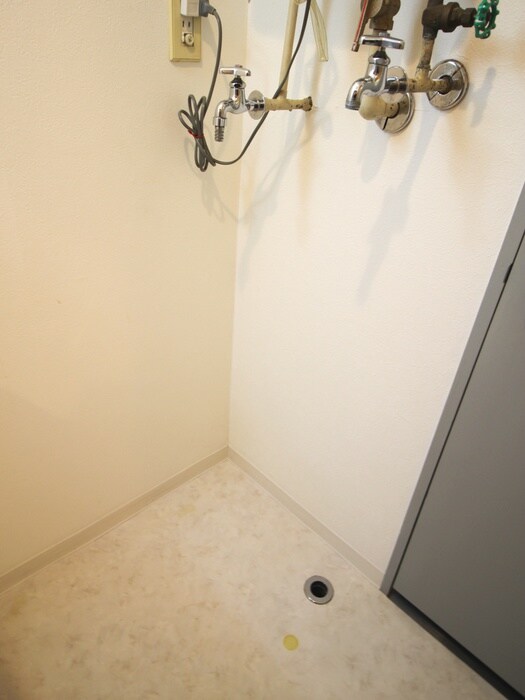 物件内観写真18　(洗濯機置場)