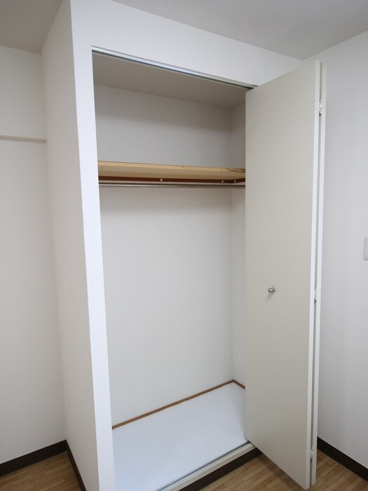 物件内観写真11　(収納)