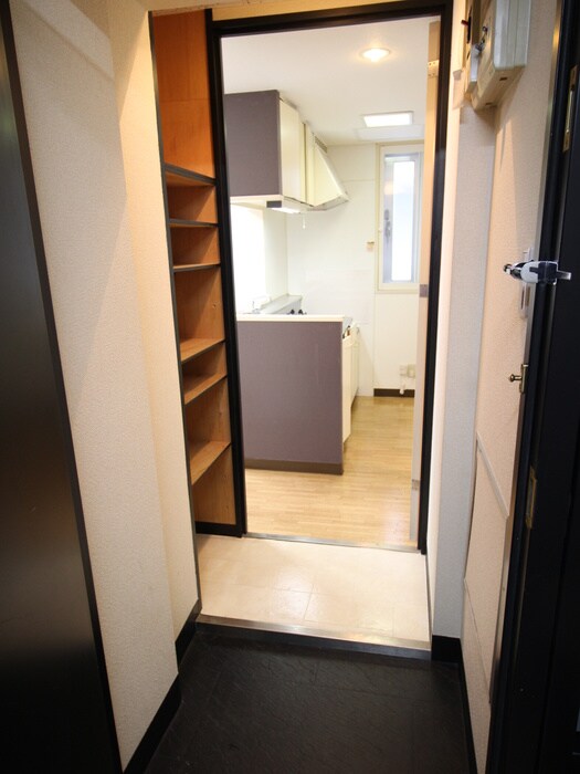 物件内観写真16　(玄関)