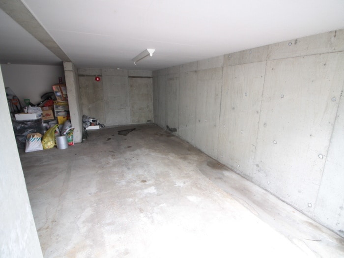 物件外観写真6　(駐車場)