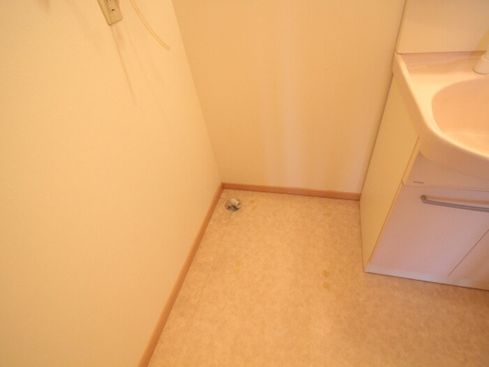 物件内観写真14　(洗濯機置場)