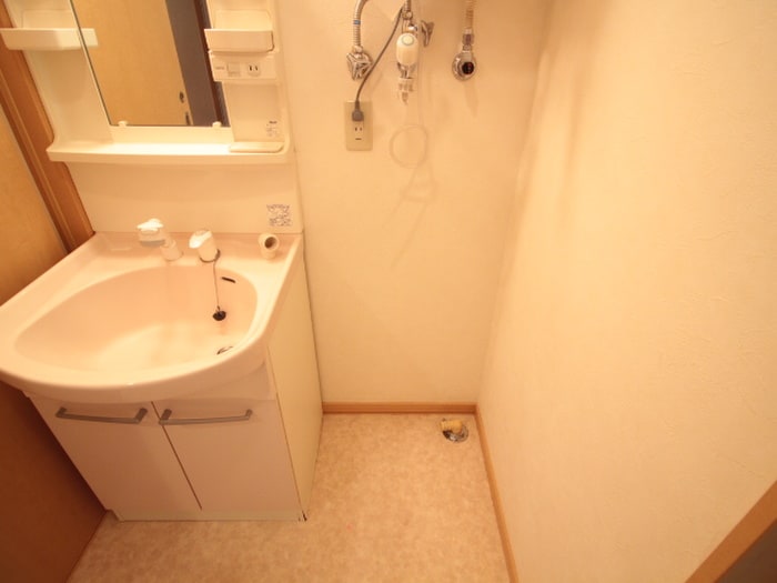 物件内観写真15　(洗濯機置場)