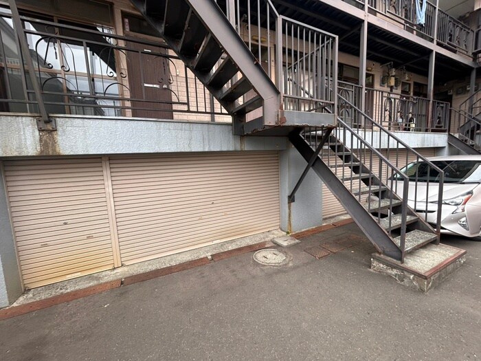 物件外観写真5　(駐車場)