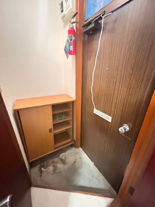 物件内観写真16　(玄関)