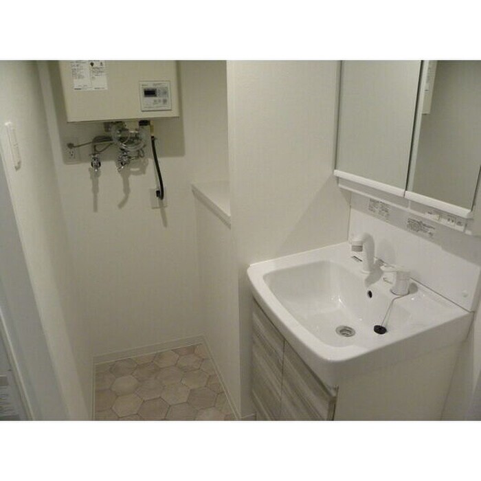 物件内観写真13　(洗面)