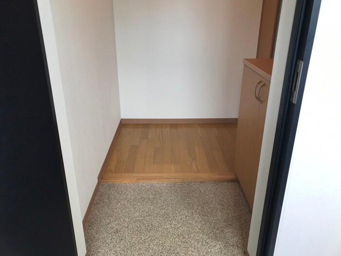 物件内観写真22　(玄関)