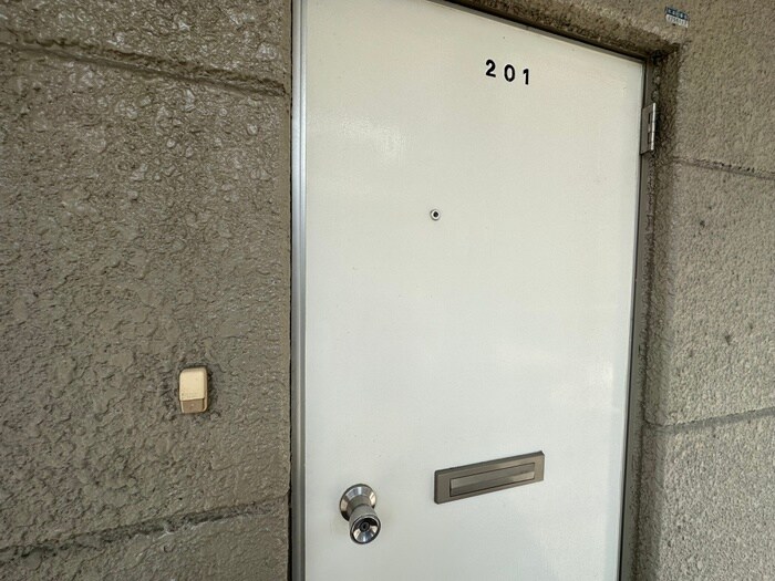 物件外観写真5　(エントランス部分)