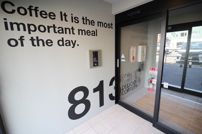 物件外観写真5　(エントランス部分)