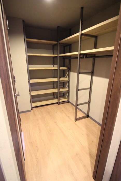 物件内観写真12　(収納)