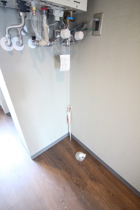 物件内観写真17　(洗濯機置場)