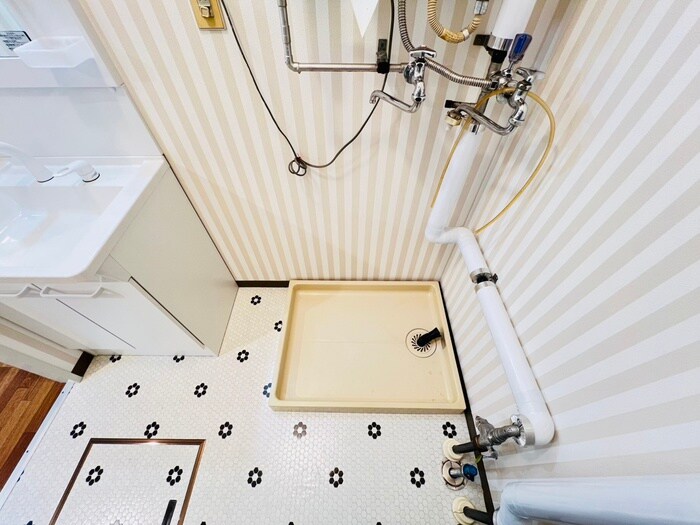 物件内観写真18　(洗濯機置場)