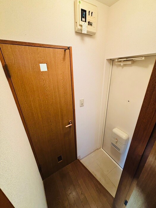 物件内観写真19　(玄関)
