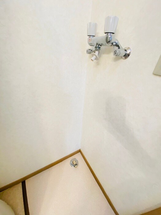 物件内観写真18　(洗濯機置場)