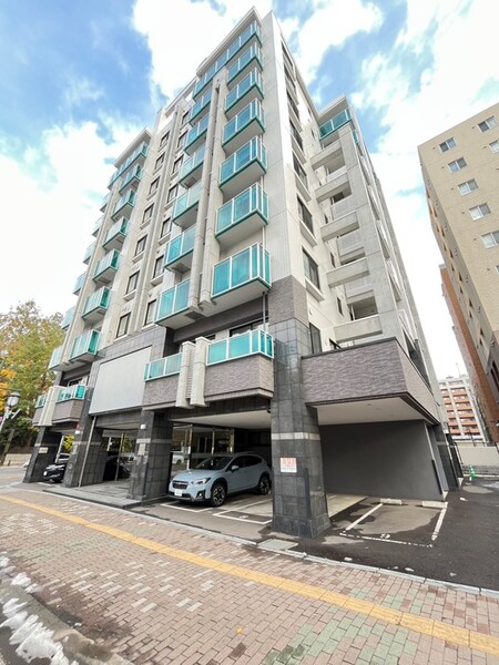 NOVA知事公館前外観写真