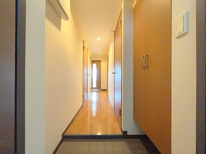 物件内観写真15　(玄関)