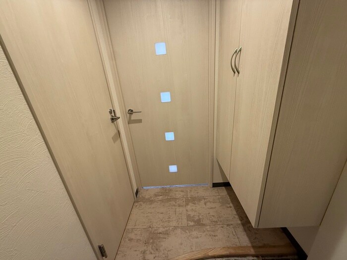 物件内観写真15　(玄関)