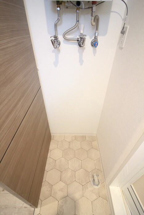 物件内観写真16　(洗濯機置場)