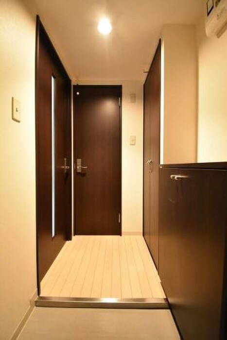 物件内観写真16　(玄関)