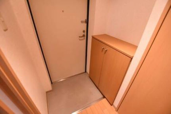 物件内観写真16　(玄関)