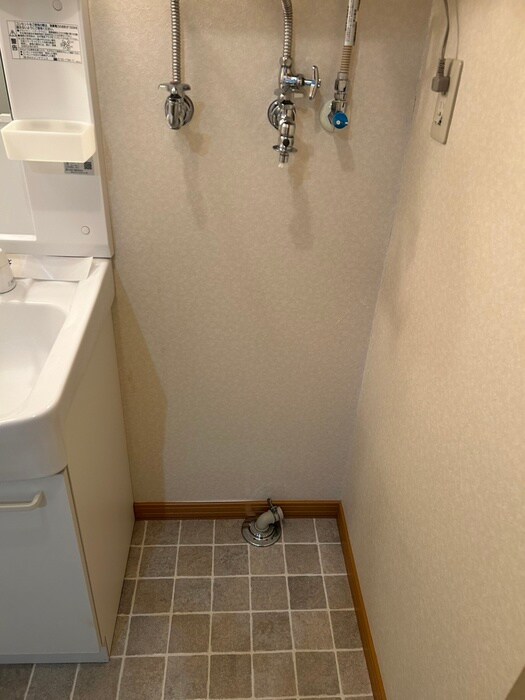 物件内観写真15　(洗濯機置場)