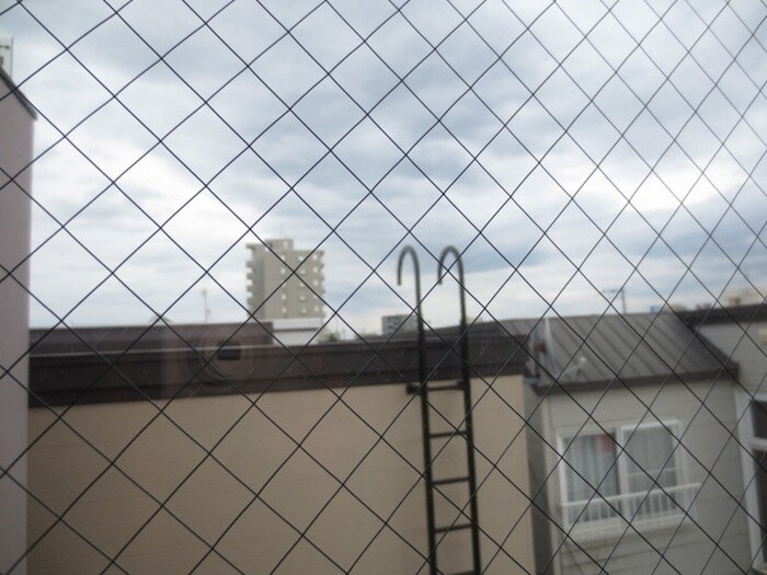 物件内観写真10　(室内からの展望)