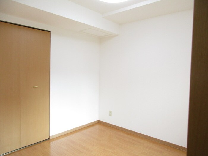 物件内観写真11　(居室)