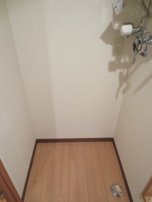 物件内観写真14　(洗濯機置場)