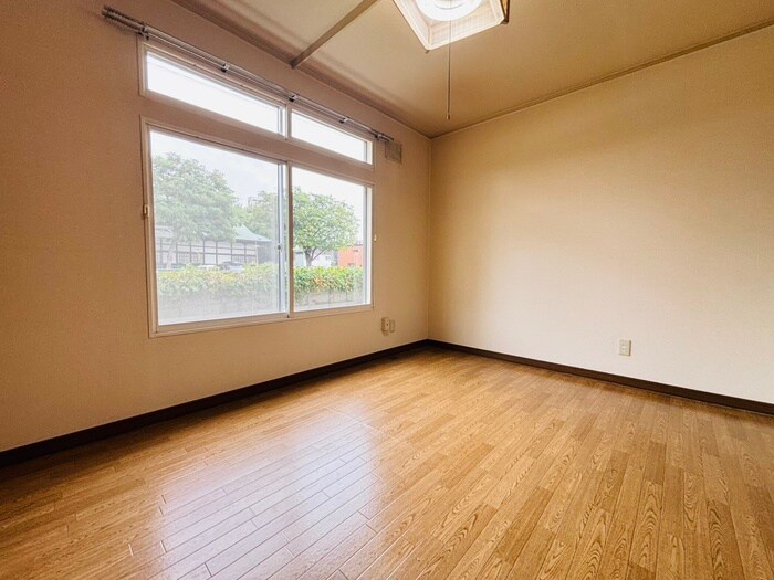 物件内観写真13　(居室)