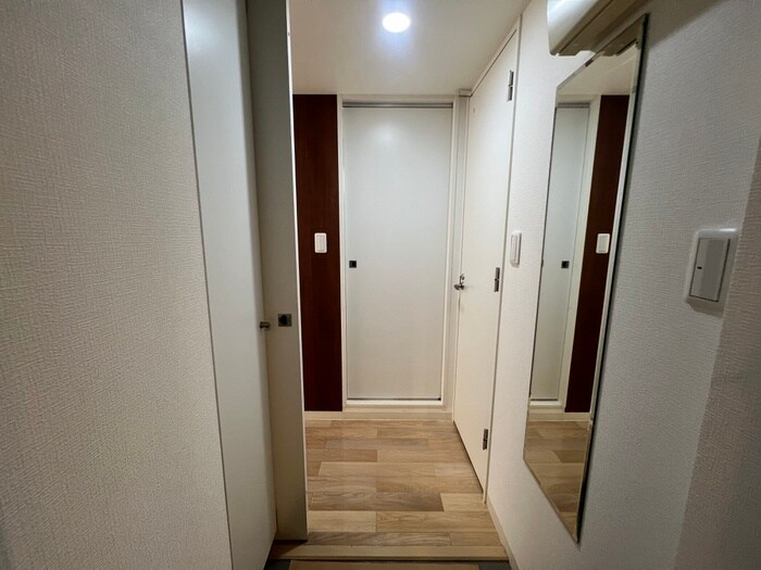 物件内観写真16　(玄関)