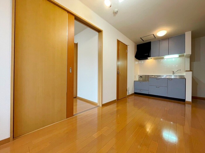 物件内観写真8　(居室)