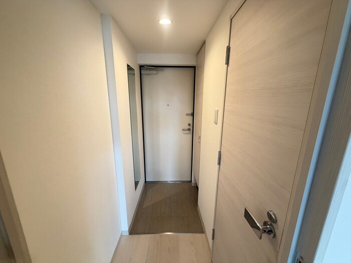 物件内観写真8　(玄関)