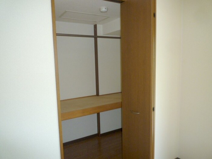 物件内観写真10　(収納)