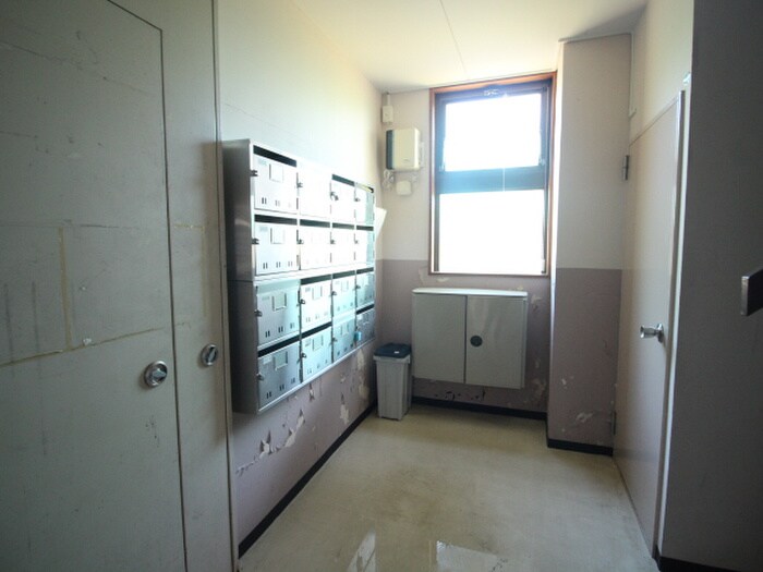 物件外観写真6　(エントランス部分)