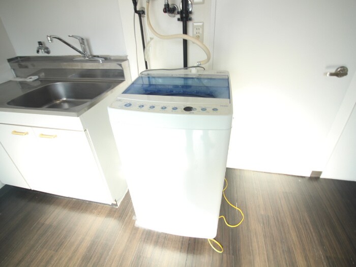 物件内観写真16　(洗濯機置場)