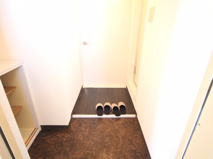 物件内観写真17　(玄関)