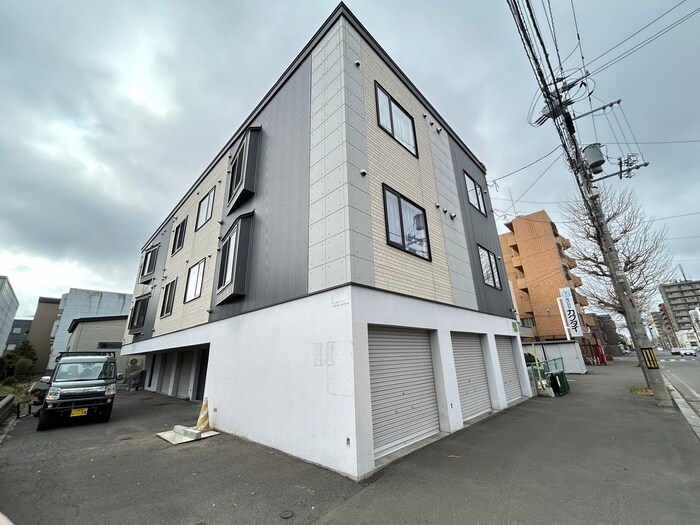 物件外観写真3　(外観写真)