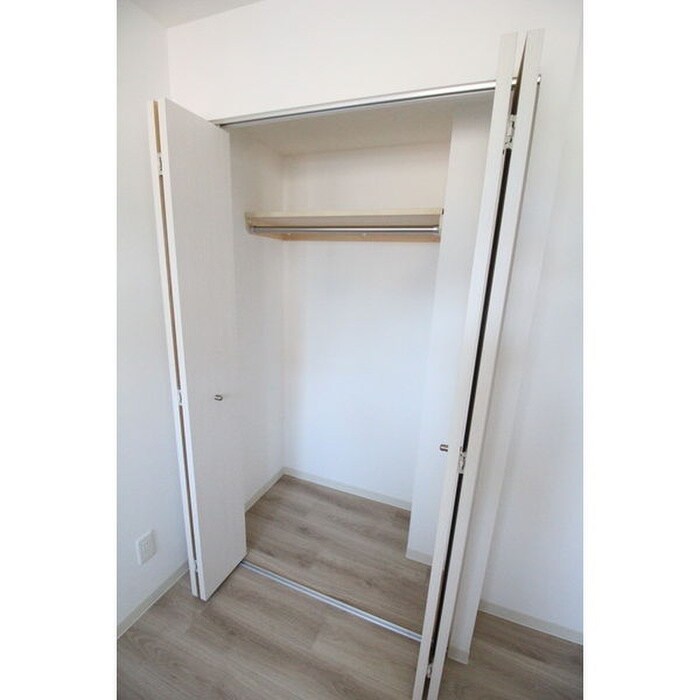 物件内観写真10　(収納)